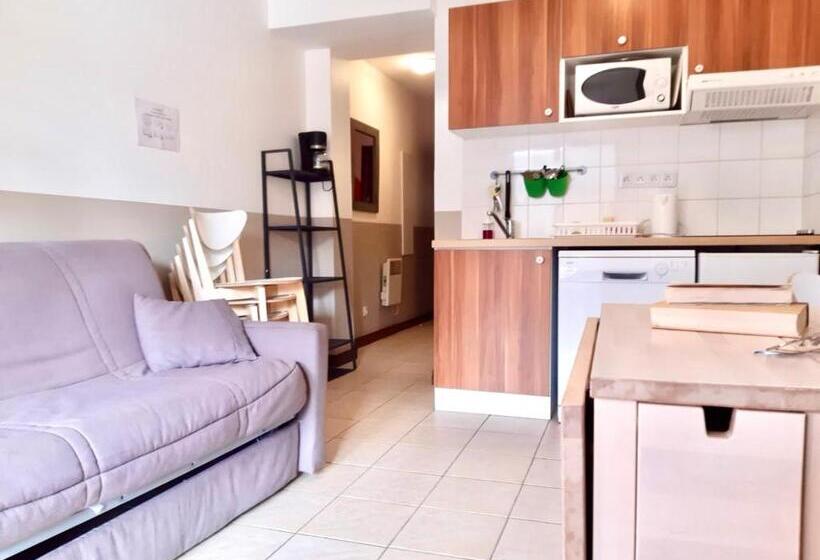 Appartement 2 Chambres, Adonis Valberg