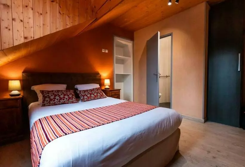 スタンダードルーム, Auberge De La Croix Perrin
