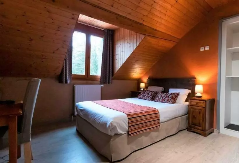 スタンダードルーム, Auberge De La Croix Perrin