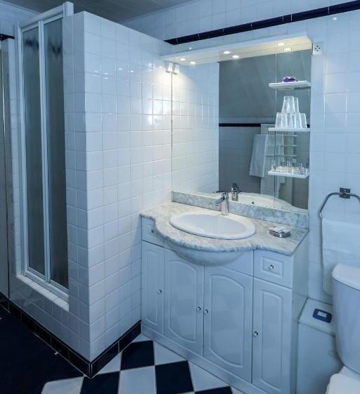 스탠다드 트리플 룸, Chateau De Quesmy