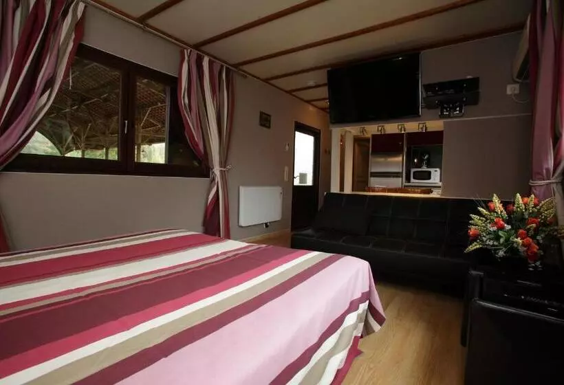 Bungalow Standard, Chateau De Quesmy