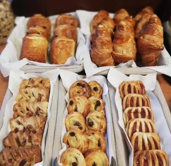 スタンダードルーム, Contact Hôtel Foch