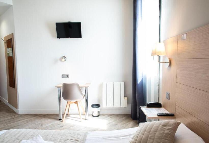 חדר סטנדרט לשלושה, Hôtel Garabel