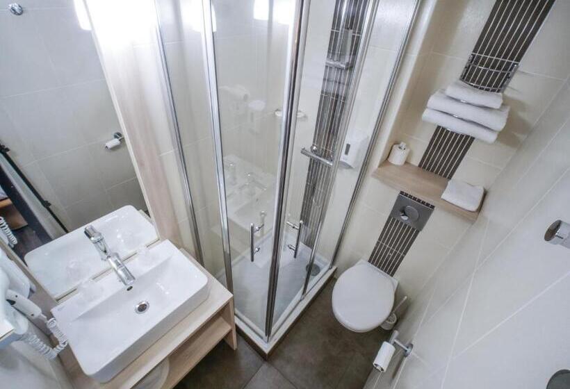 חדר משפחתי, Inn Design Resto Novo Montargis