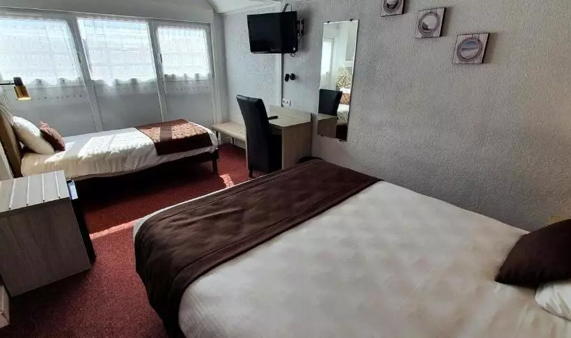 スタンダードトリプルルーム, Hôtel Port Beach