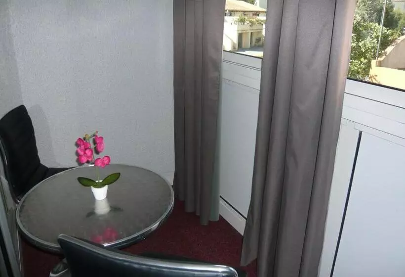 スタンダード４人部屋, Hôtel Port Beach