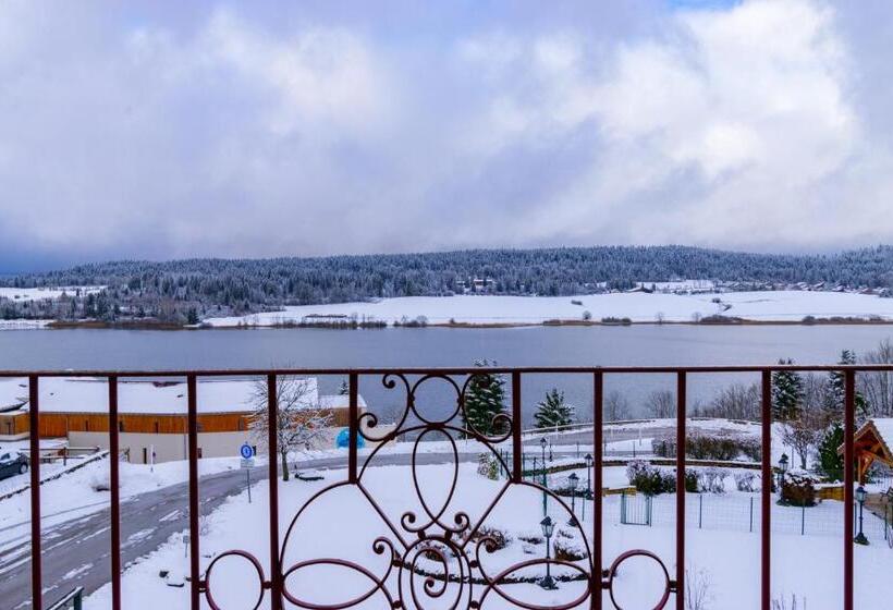 חדר סטנדרט עם מרפסת, Hôtel Restaurant Le Lac