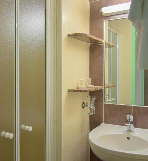 חדר סטנדרט עם מרפסת, Hôtel Restaurant Le Lac