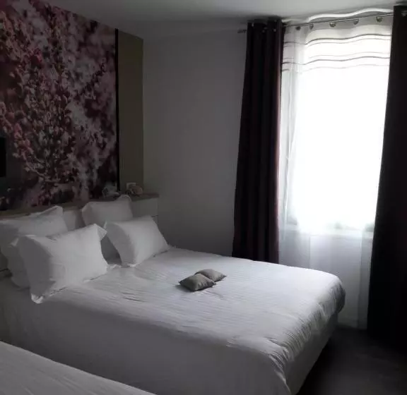 اتاق استاندارد چهار تخته, Hôtel Restaurant Chez Carrière