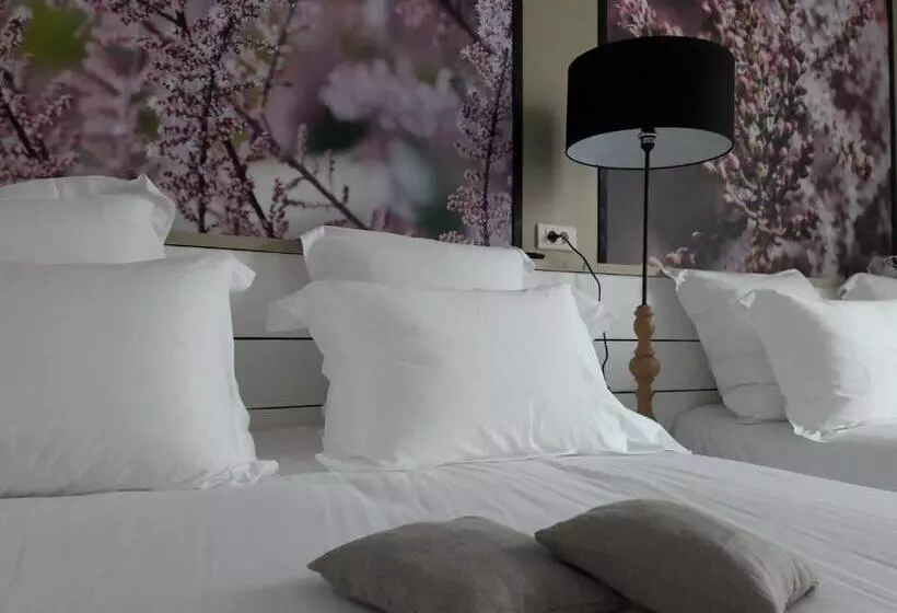 اتاق استاندارد چهار تخته, Hôtel Restaurant Chez Carrière