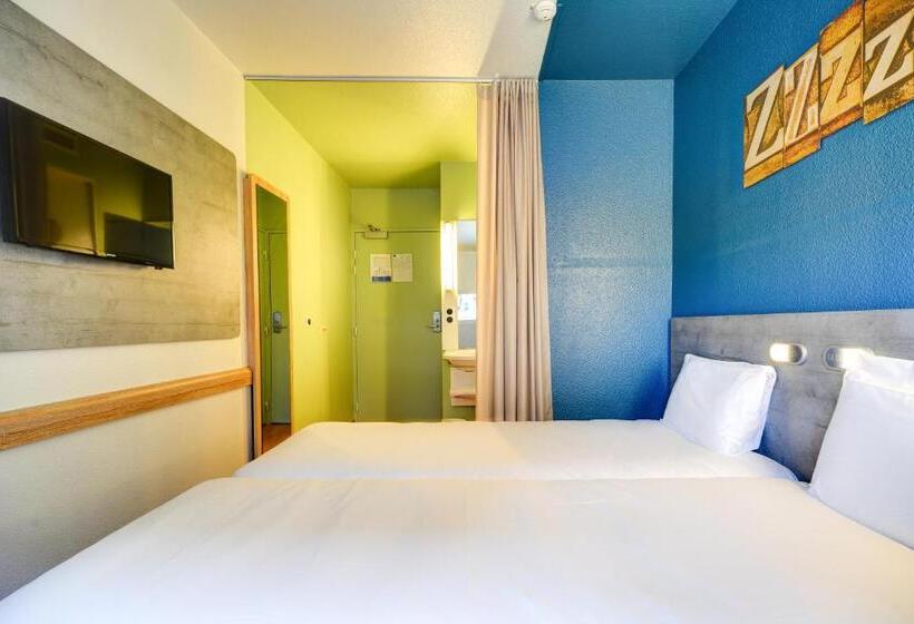Номер Стандарт, Ibis Budget Rueil Malmaison