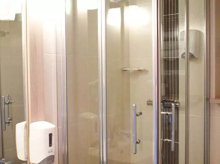 スタンダードトリプルルーム, Inn Design Resto Novo Montargis