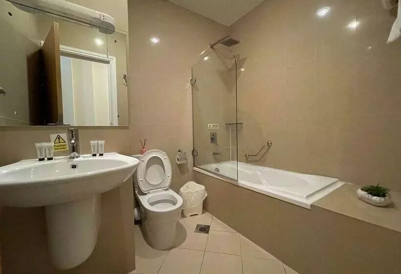 اتاق خانوادگی, Iris Hotel Llandudno