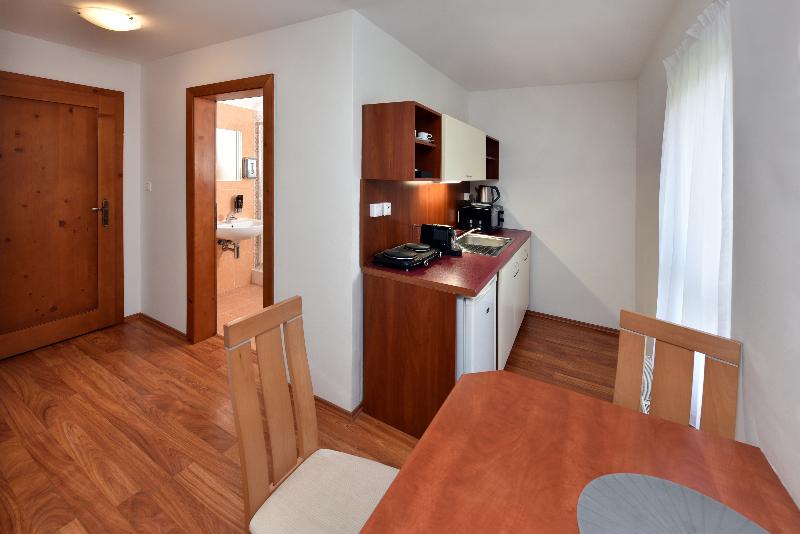 Номер Стандарт Индивидуальный, Iris Hotel Llandudno