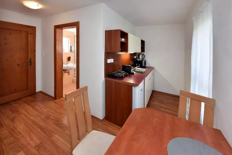 اتاق استاندارد یک نفره, Iris Hotel Llandudno