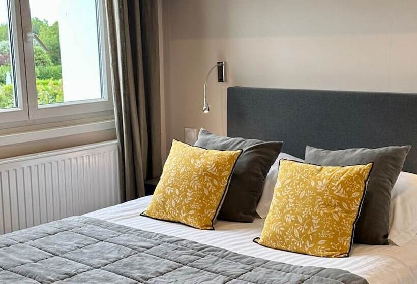 דירת חדר, La Maison Blanche