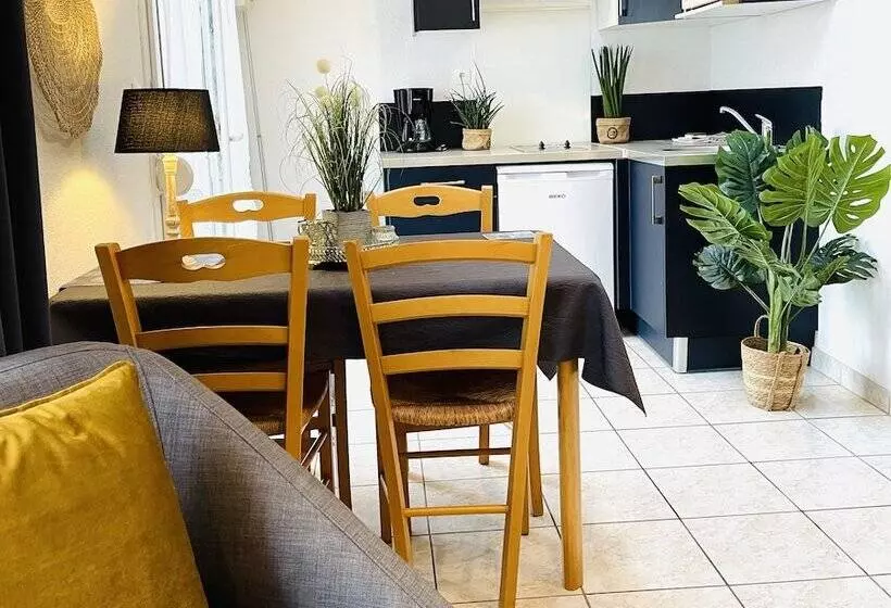 スタンダードスタジオ, La Maison Blanche