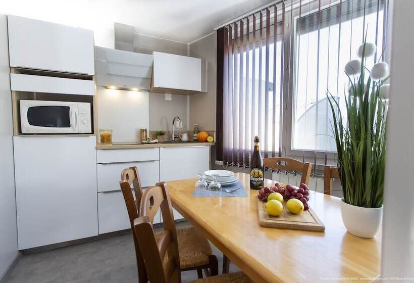 דירת חדר סופריור, La Maison Blanche