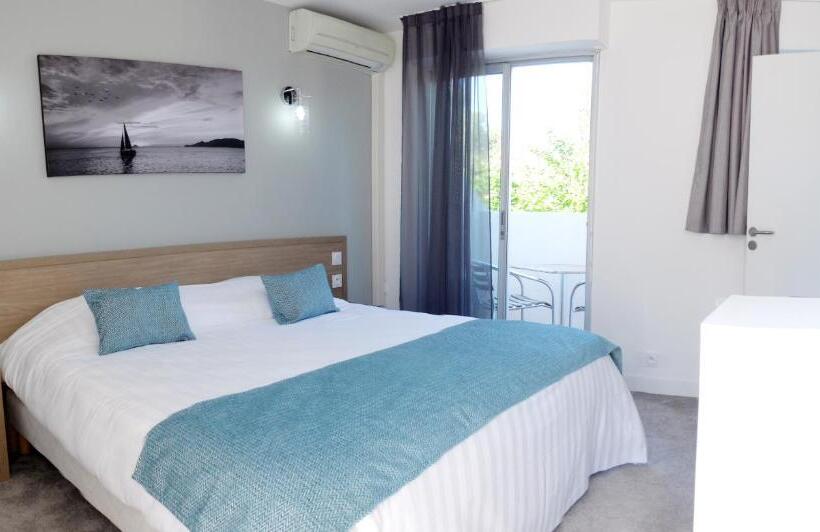 غرفة قياسية ثلاثية مزودة بتراس, La Voile