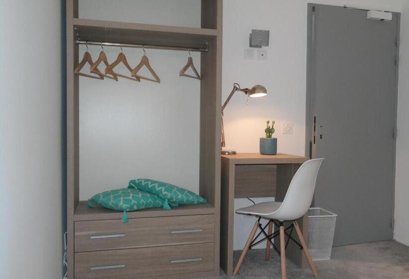 غرفة قياسية رباعية, La Voile