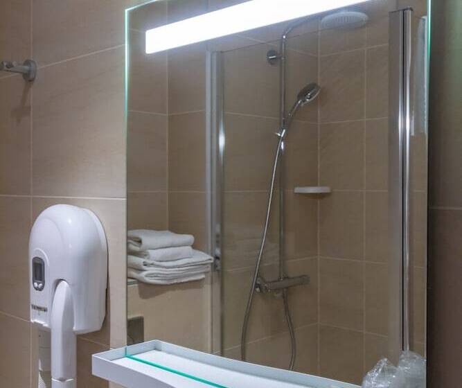 4인용 스탠다드 룸, Les Orchidées , Hôtel & Restaurant