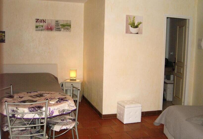 スタンダードトリプルルーム, Mas Aurélia B&b