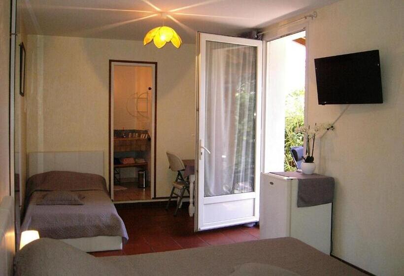 Habitación Triple Estándar, Mas Aurélia B&b