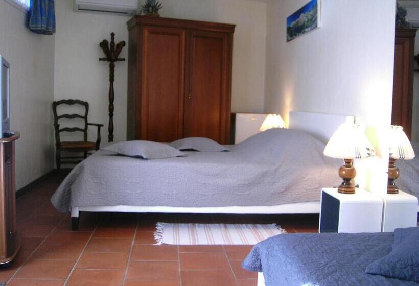 スタンダードトリプルルーム, Mas Aurélia B&b