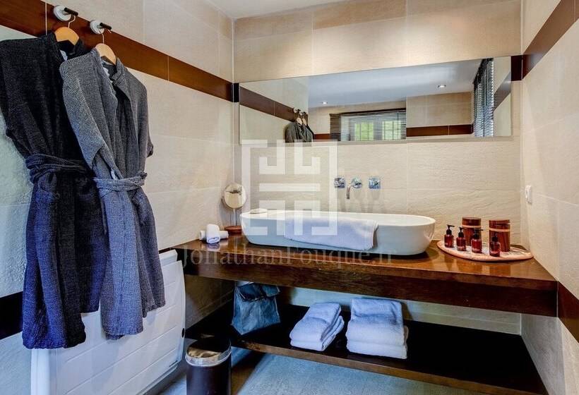 جناح, Mas De L'amarine