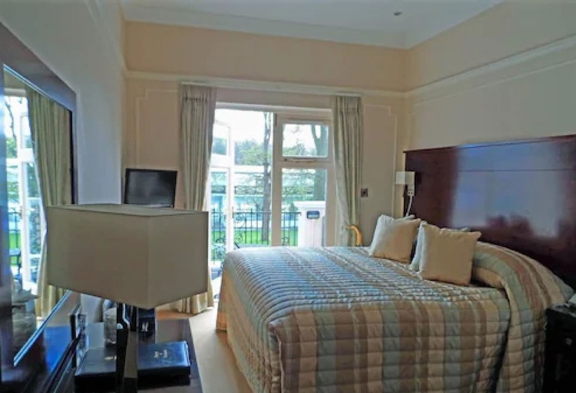 غرفة قياسية, Phyllis Court Members Club