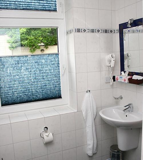 标准单人间, Stadt Reinfeld