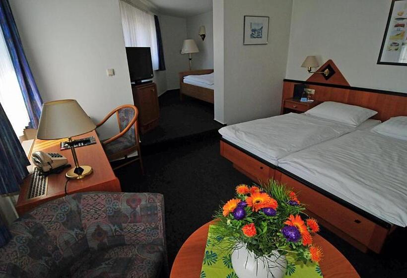 标准三人间, Stadt Reinfeld