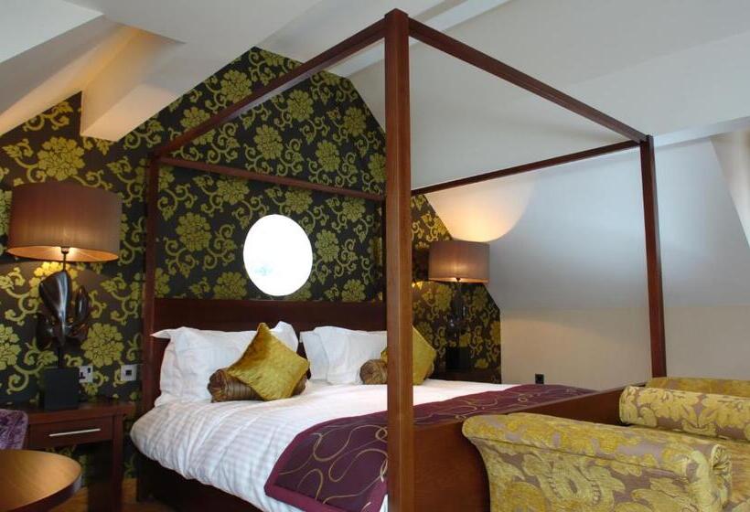 수피리어 룸, The Bear's Paw