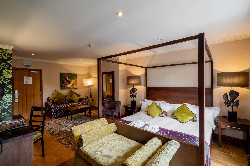 수피리어 룸, The Bear's Paw