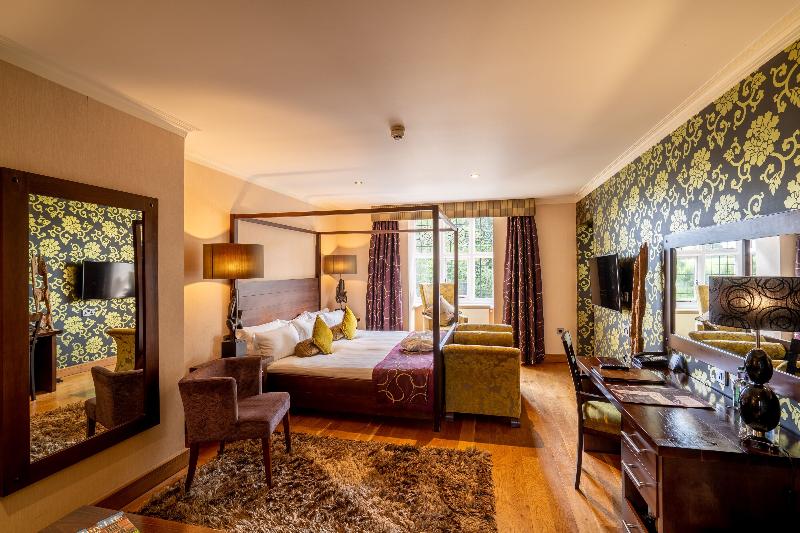 수피리어 룸, The Bear's Paw