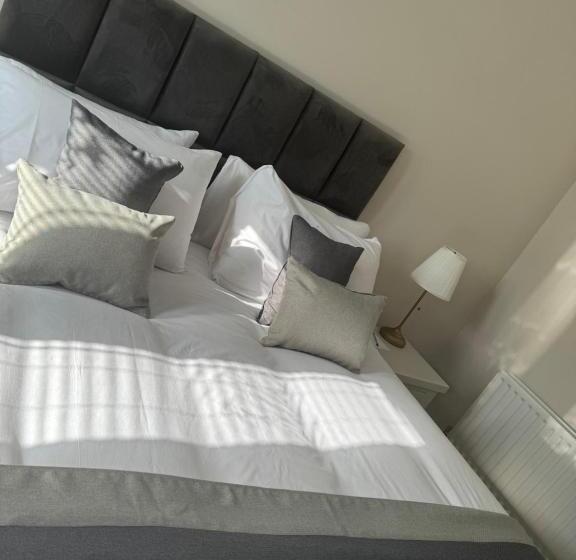 스탠다드 룸, The Ryebeck