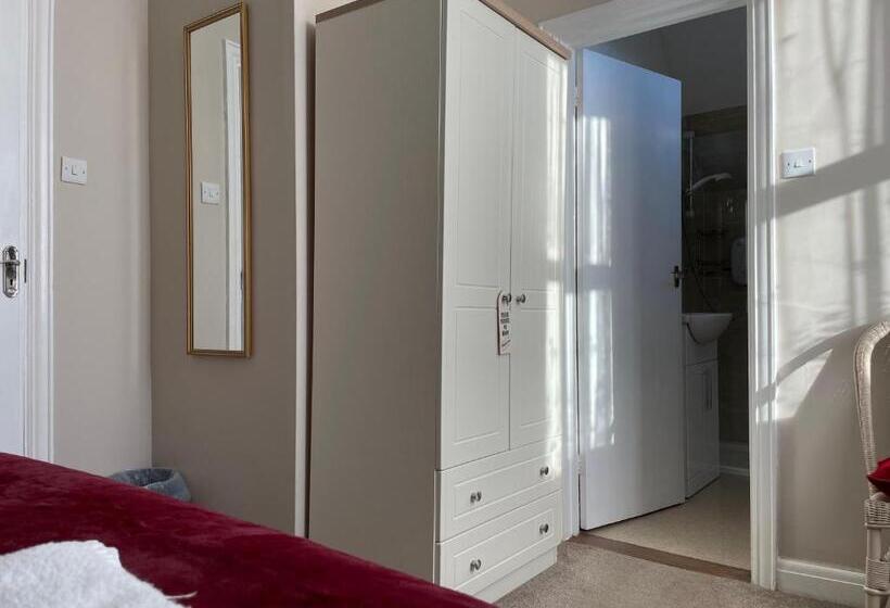 اتاق استاندارد, The Sandrock