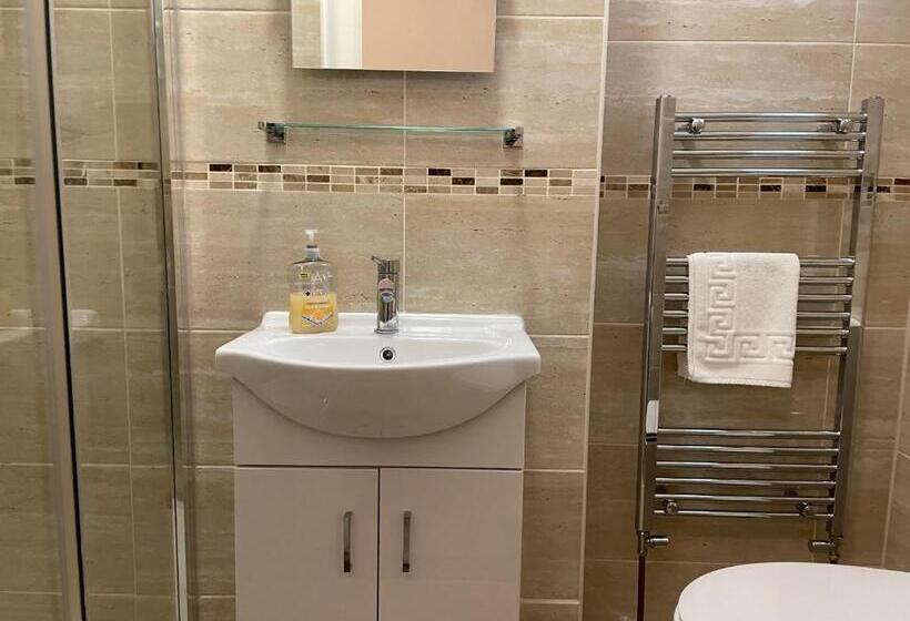 اتاق استاندارد در طبقه همکف, The Sandrock