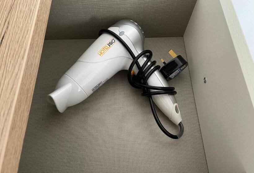 اتاق لوکس, The Sandrock