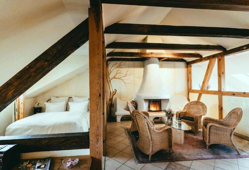 جناح جونيور, Landhotel Classic