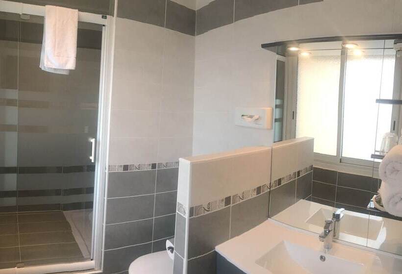 חדר סטנדרט, Logis Hotel Restaurant Le Mirador