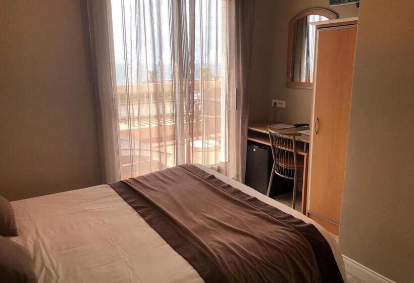 חדר סטנדרט נוף לים עם מרפסת, Logis Hotel Restaurant Le Mirador