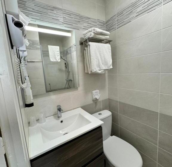 חדר סטנדרט, Logis Hotel Restaurant Le Mirador