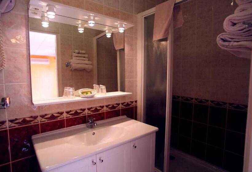 סוויטה נוף לים, Logis Hotel Restaurant Le Mirador