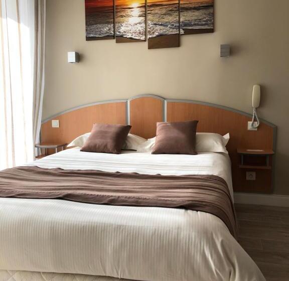 חדר סטנדרט צדדי נוף לים, Logis Hotel Restaurant Le Mirador