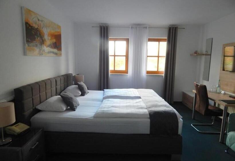 غرفة قياسية مطلّة علي البحيرة, Seehotel Losheim