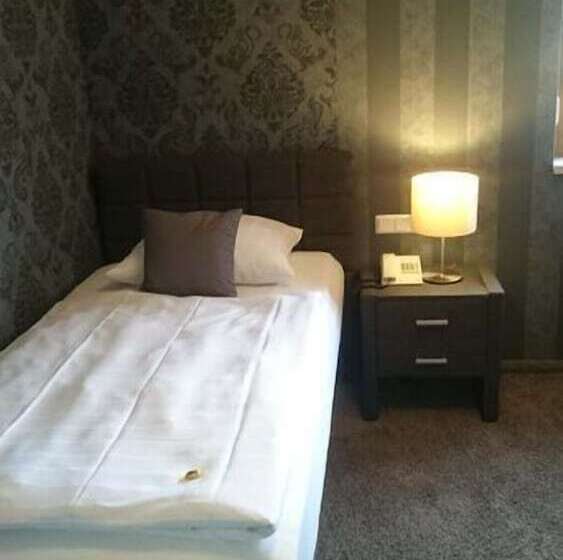 غرفة قياسية فردية, Seehotel Losheim