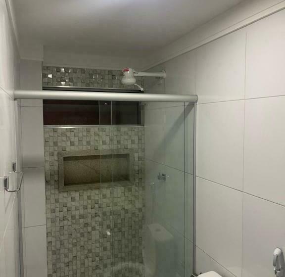 四人豪华间, Mustang