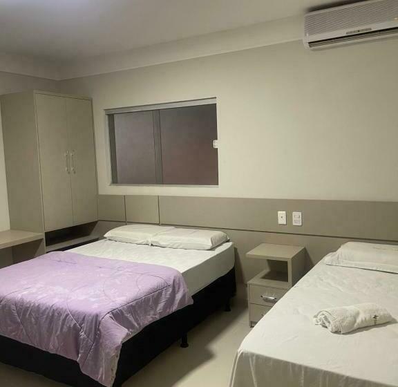 豪华三人间, Mustang