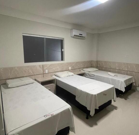 豪华三人间, Mustang